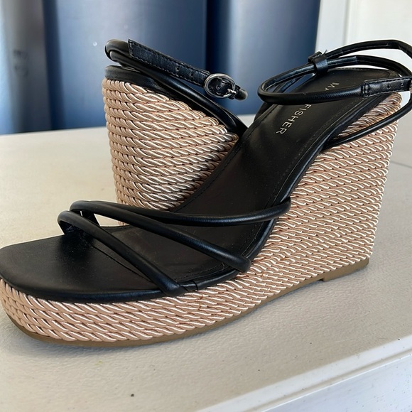 Marc Fisher Womens Zeki Faux Leather Ankle Strap Wedge Heels - Picture 3 of 7